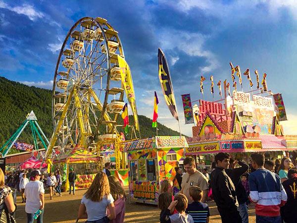 Frazier Shows midway